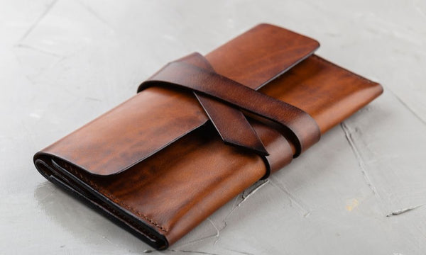 6 Leather Goods That Make Great Anniversary Gifts