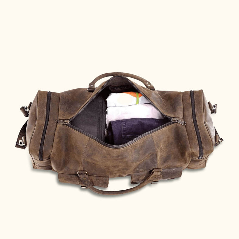Stylish leather gym bag, seamlessly combining fashion and function for your active lifestyle.